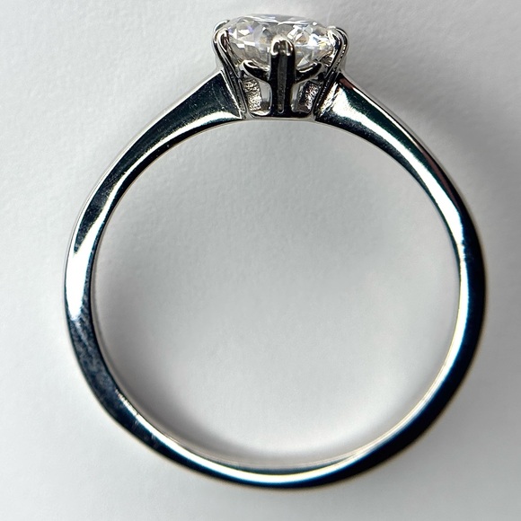 “Forever-Winter” Moissanite Ring! 💎 - SIZE (7) - Picture 6 of 6